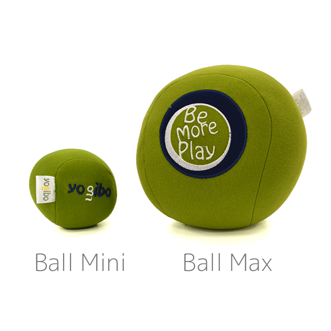 Yogibo Ball MaxとYogibo Ball Miniの大きさの比較です